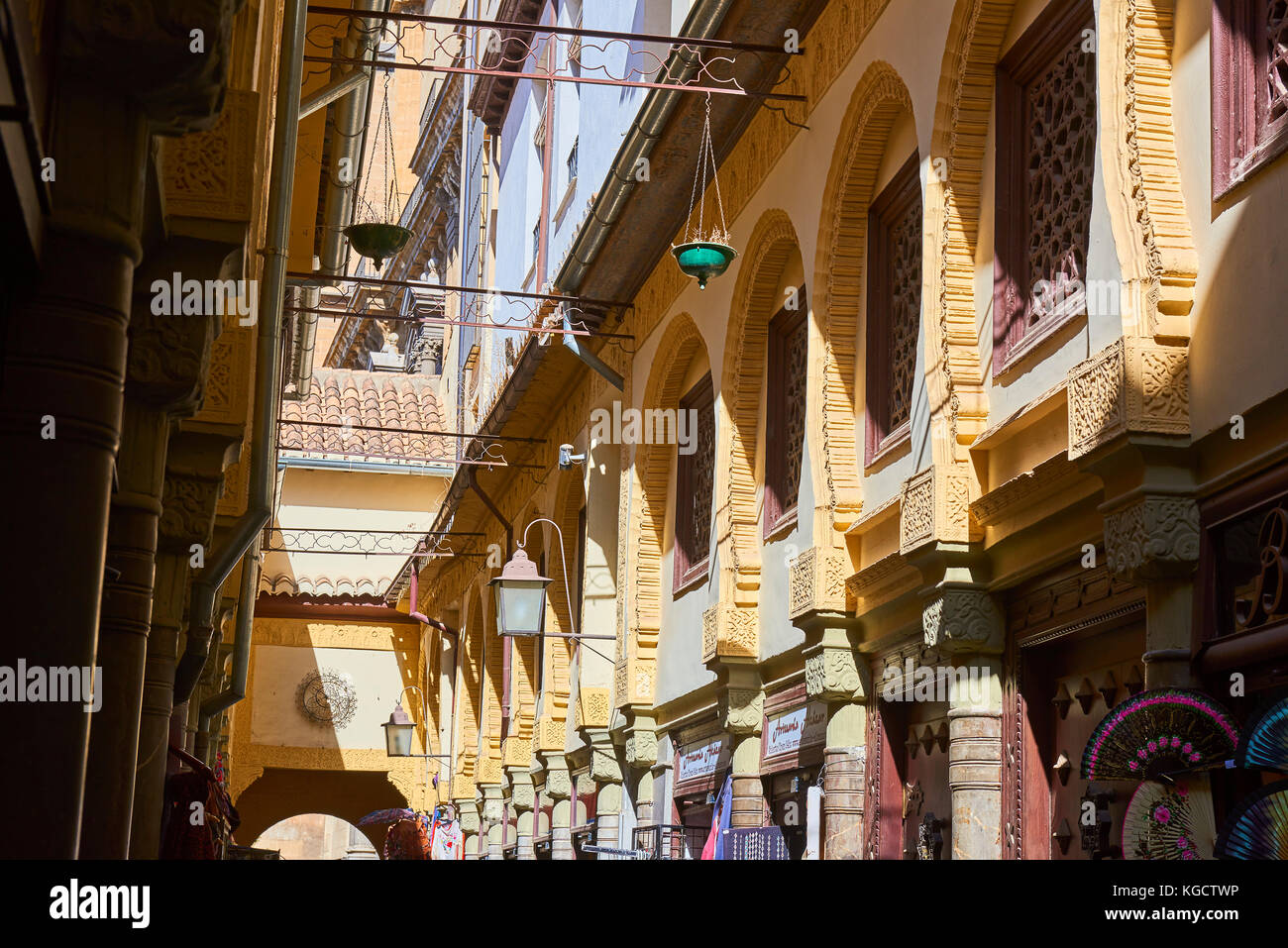 Il Alcaicería, il Bazaar e il mercato dell'arte, Granada, Andalusia, Spagna Foto Stock