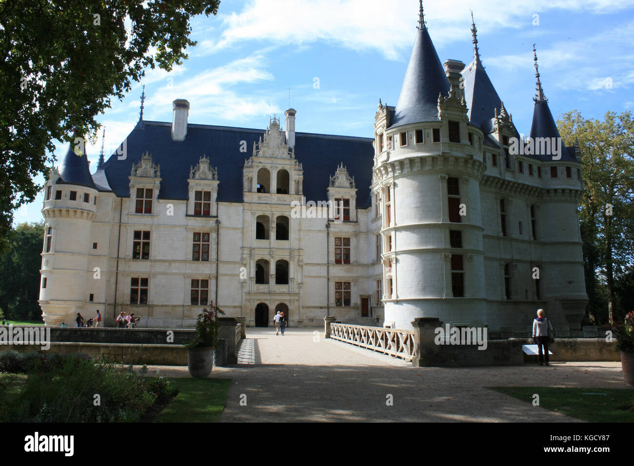 Castello rinascimentale di Azay-le-Rideau dal fiume Indre, Francia Foto Stock