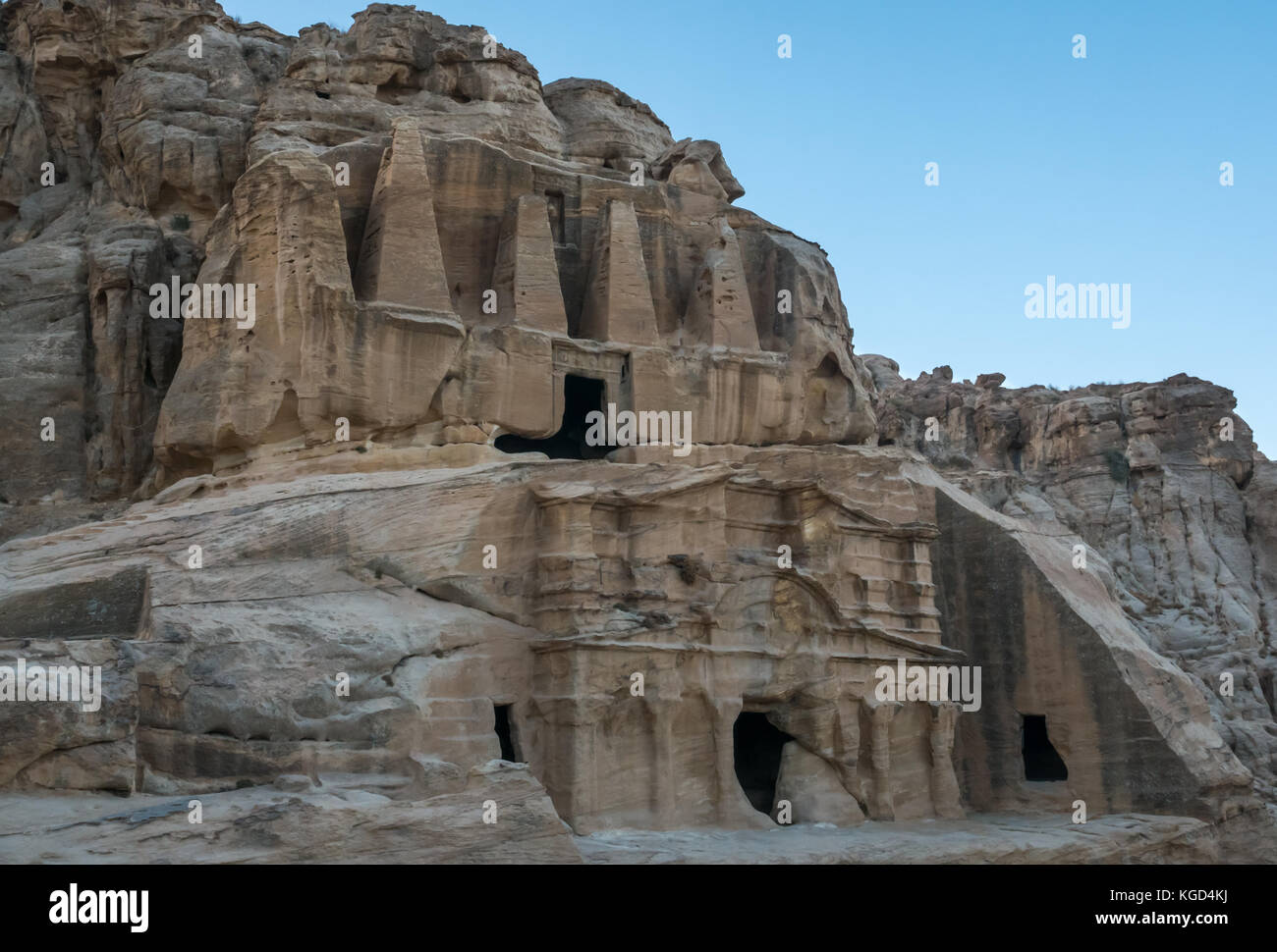 Nabataean obelisco tomba, Bab al Siq, Petra, Giordania, Medio Oriente all'inizio. La luce del mattino Foto Stock
