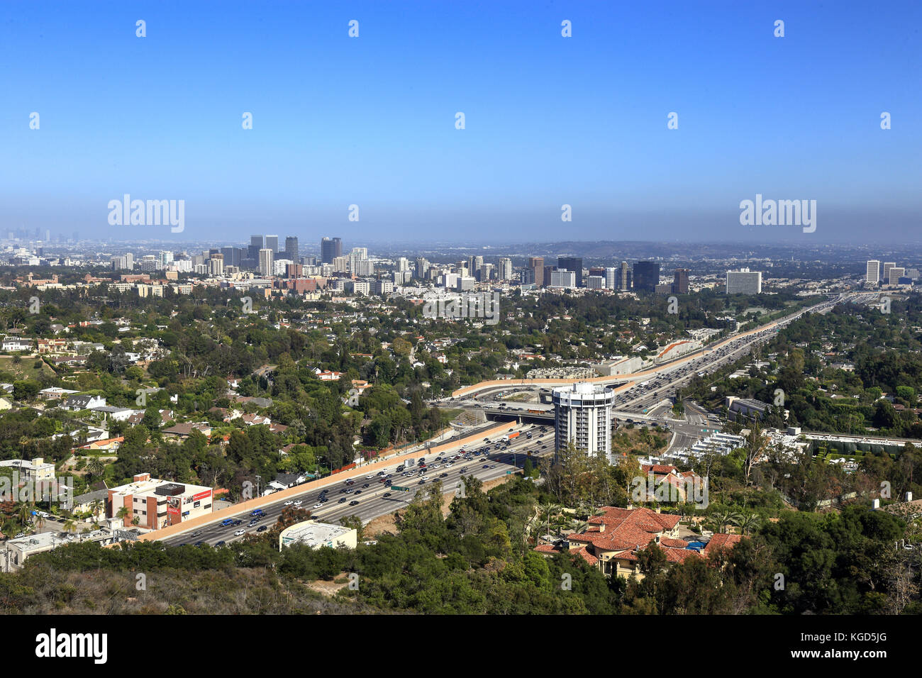 Una panoramica di West Los Angeles e autostrada 405 attraverso Foto Stock