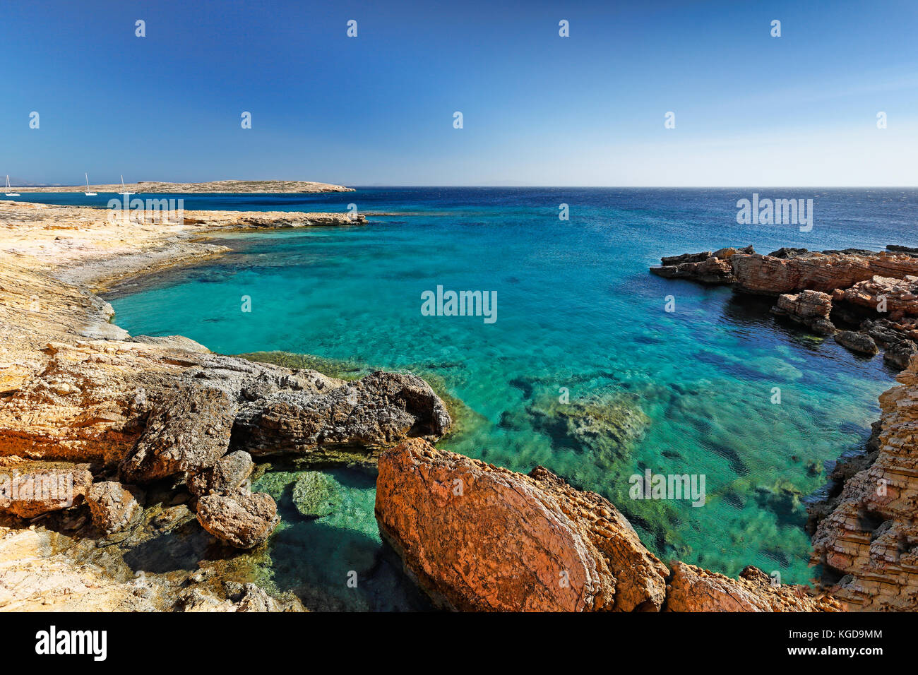 Una spiaggia di Isola di koufonissi nelle Cicladi in Grecia Foto Stock
