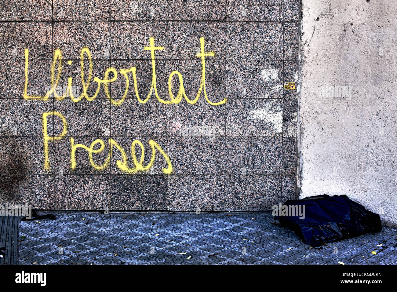 Propaganda Politica per chiedere la liberazione dei detenuti catalano ex ministri del governo, Barcelona, Spagna. Foto Stock