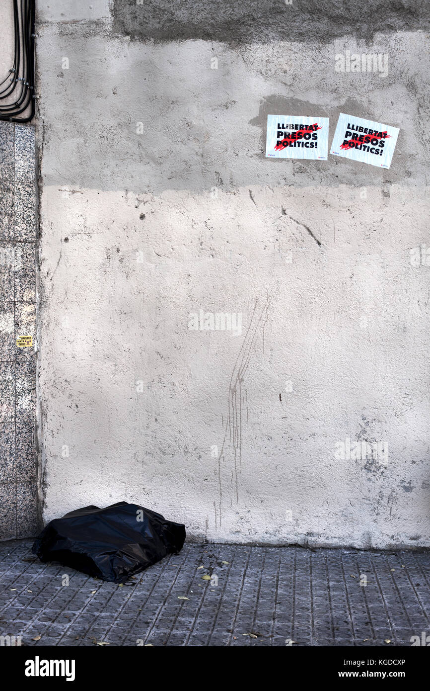 Propaganda Politica per chiedere la liberazione dei detenuti catalano ex ministri del governo, Barcelona, Spagna. Foto Stock