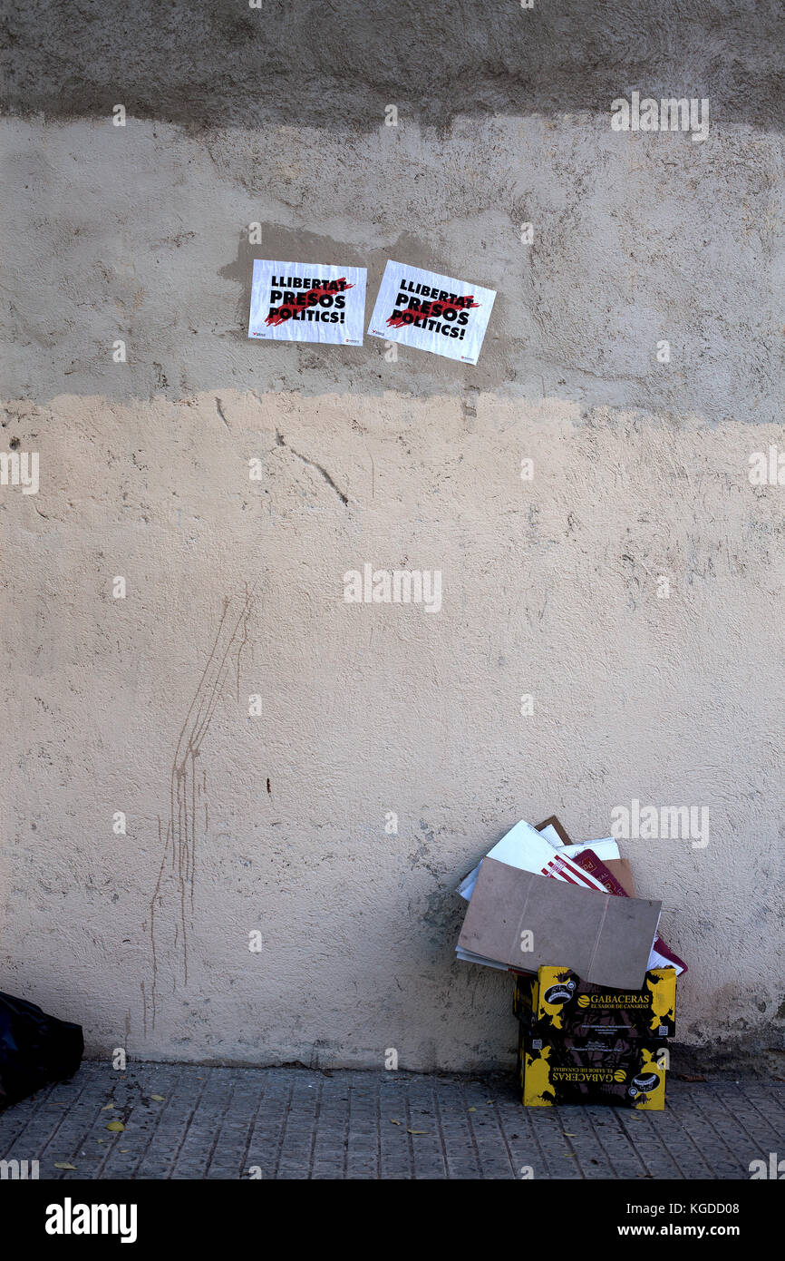 Propaganda Politica per chiedere la liberazione dei detenuti catalano ex ministri del governo, Barcelona, Spagna. Foto Stock