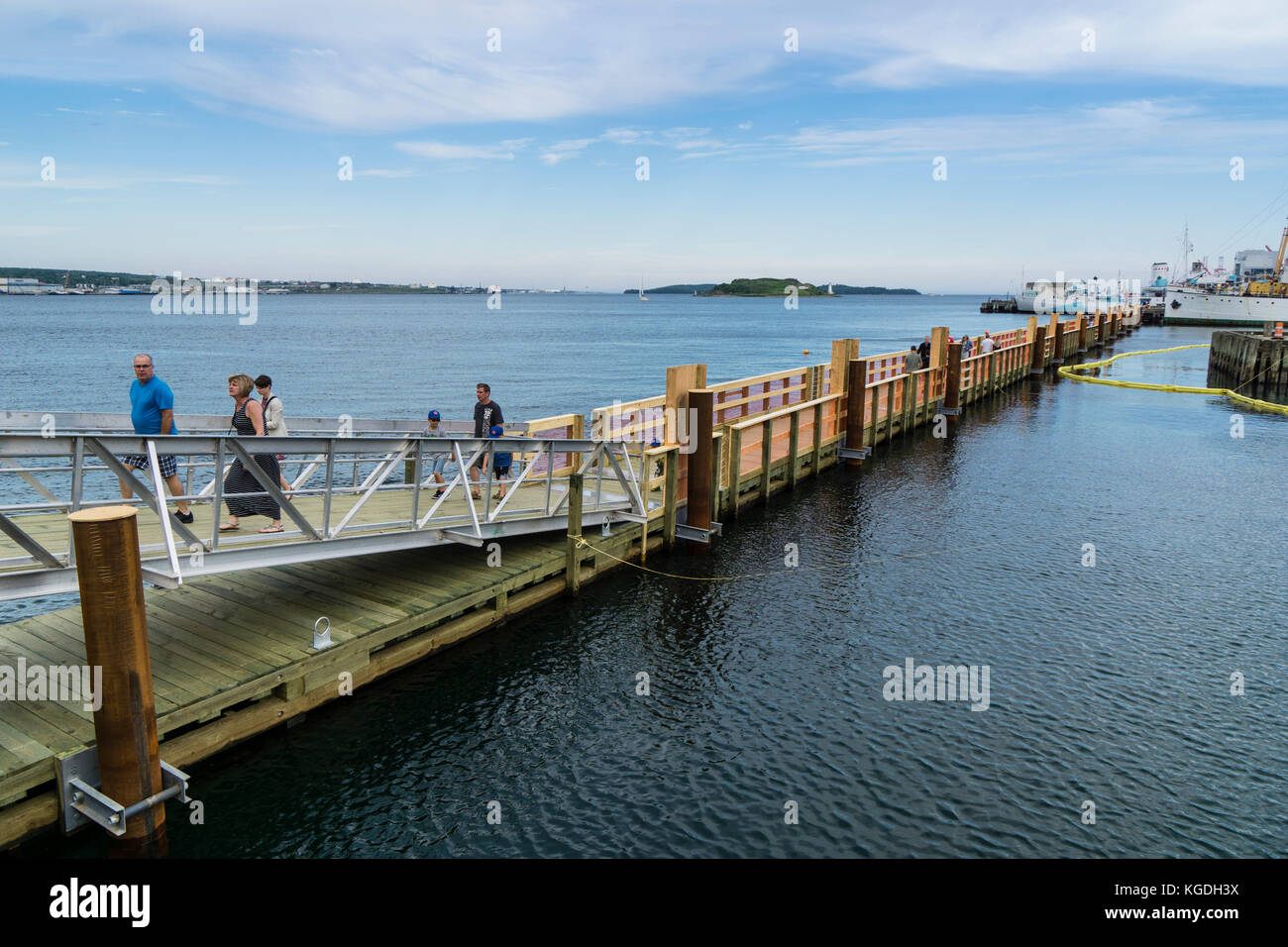 Passerella galleggiante sul lungomare di Halifax, Nova Scotia, Canada. Foto Stock