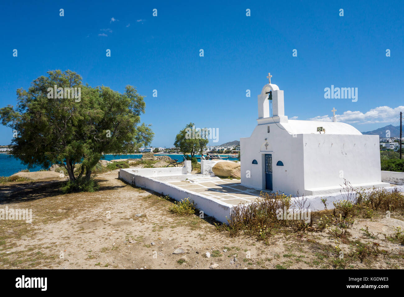 La piccola cappella presso la spiaggia di Agia Anna, lato ovest dell'isola di Naxos, Cicladi, Egeo, Grecia Foto Stock