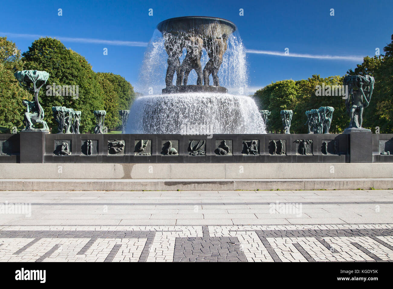 La fontana presso il parco Vigeland a oslo, Norvegia, costruita in bronzo da Gustav Vigeland tra 1909 e 1936. Foto Stock