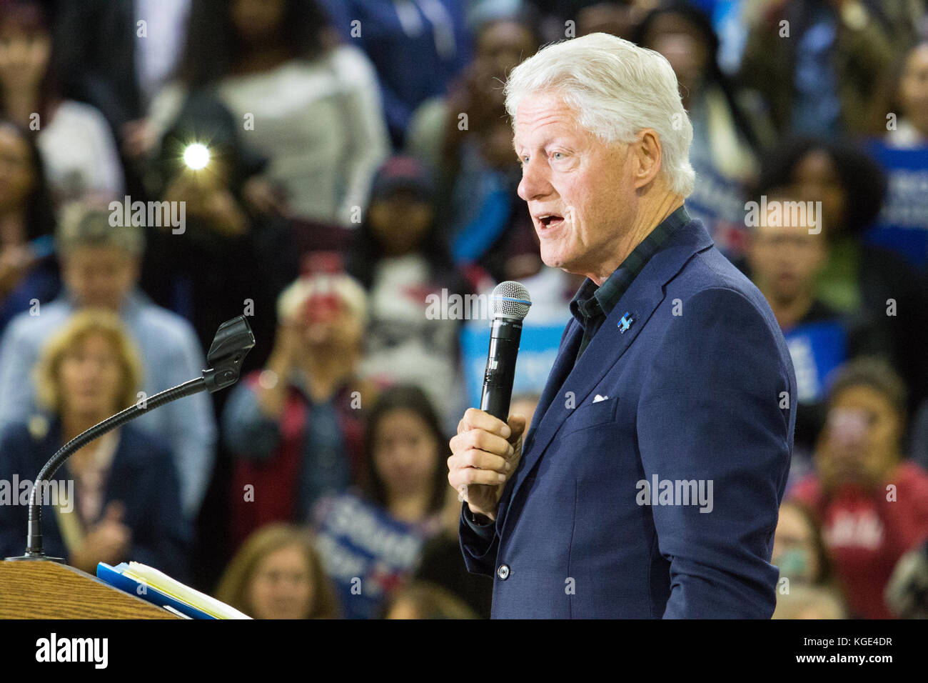 Lettura, pa - ottobre 28, 2016: ex presidente degli Stati Uniti Bill Clinton campagne per sua moglie hillary albright college. Foto Stock