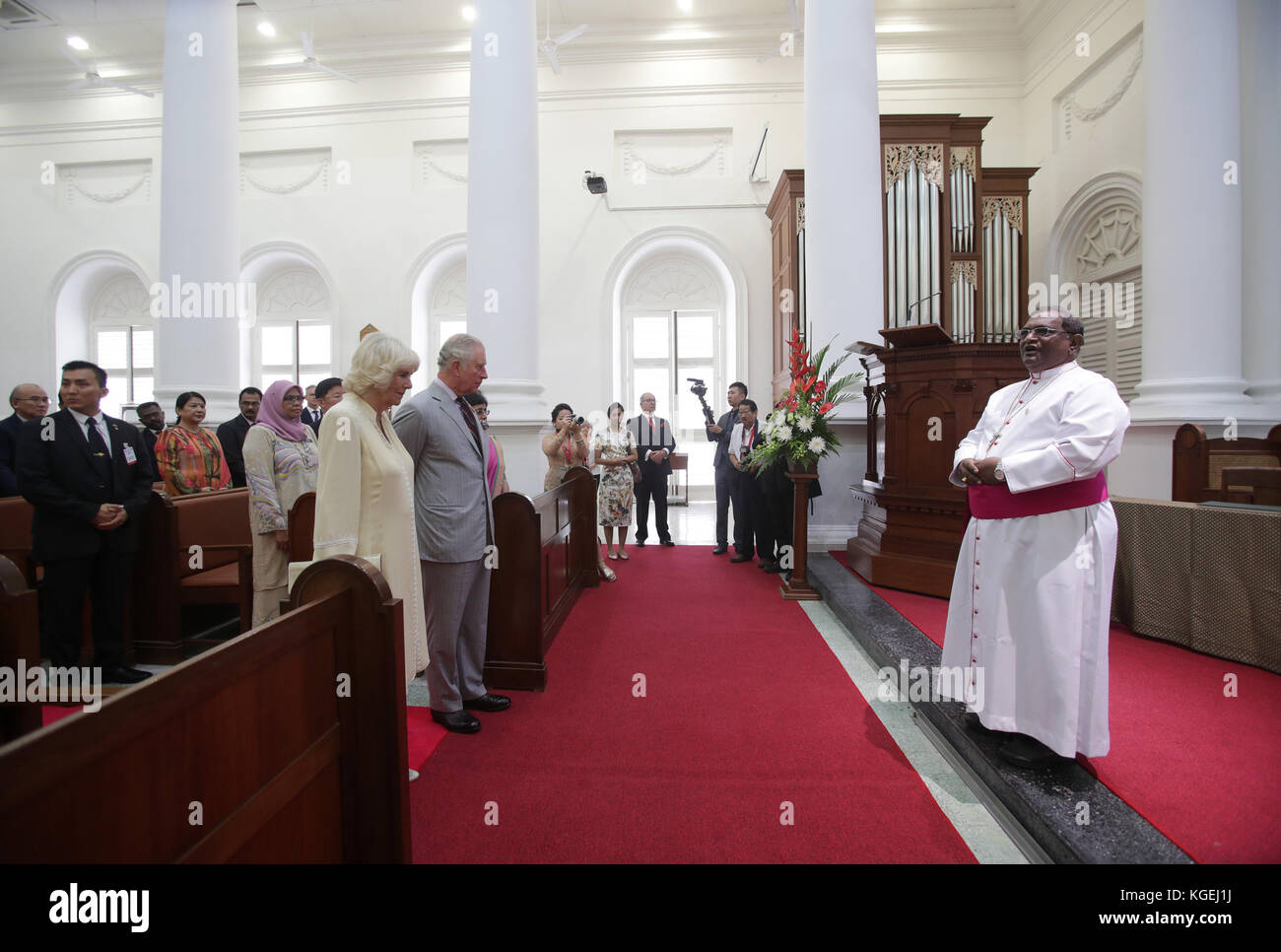 Il Principe del Galles e la Duchessa di Cornovaglia durante una visita alla Chiesa di San Giorgio - la più antica Chiesa Anglicana nel Sud Est Asiatico - a Penang, Malesia. Foto Stock