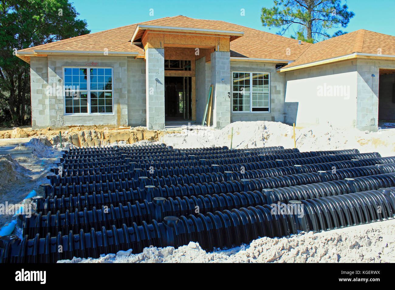 Una casa in costruzione in Florida che mostra il sistema settico campo di smaltimento Foto Stock