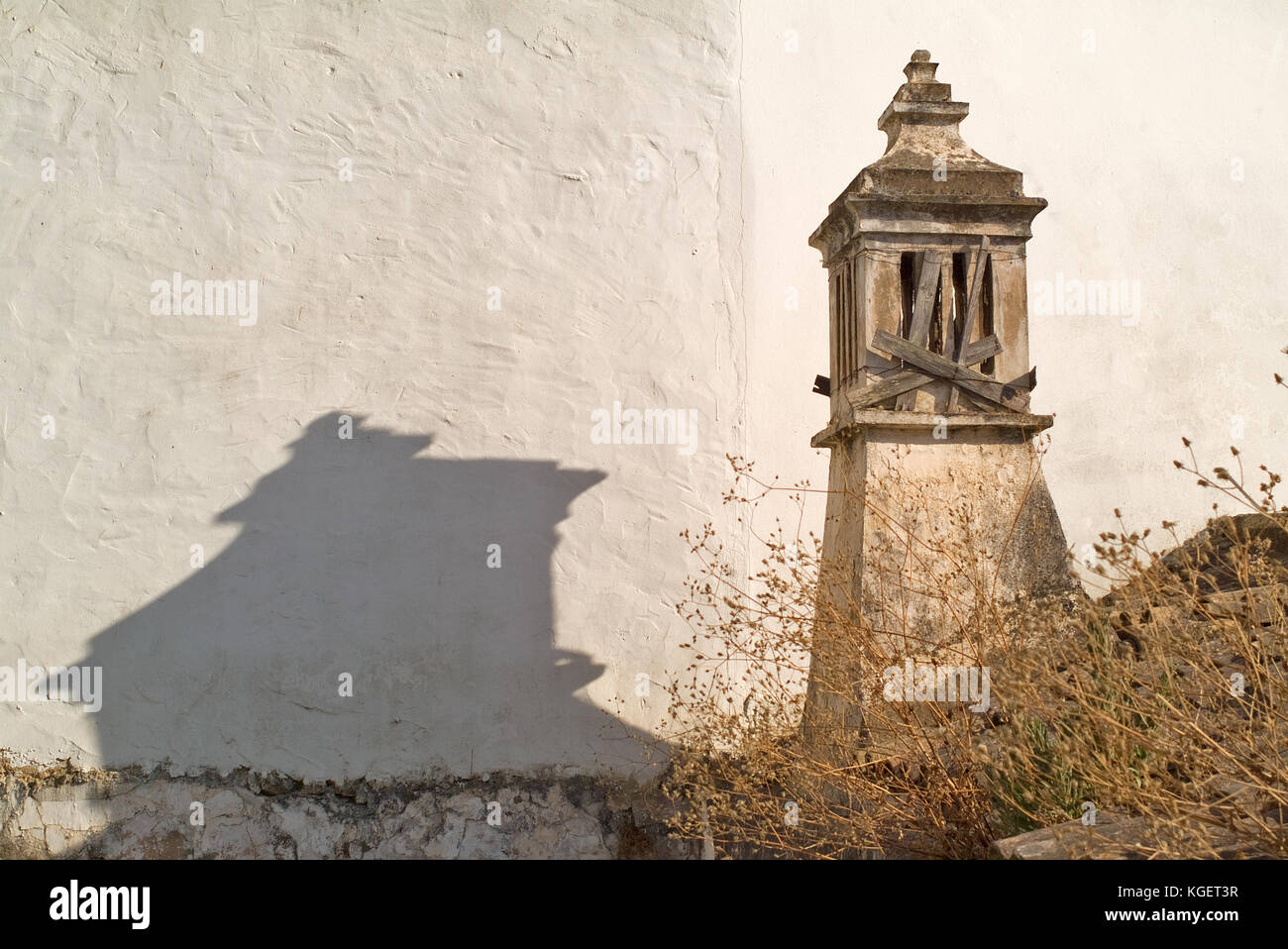 Portogallo Algarve : i camini Ci sono una caratteristica del patrimonio architettonico di questa regione. Alcuni sono molto elaborati ed estetici Foto Stock