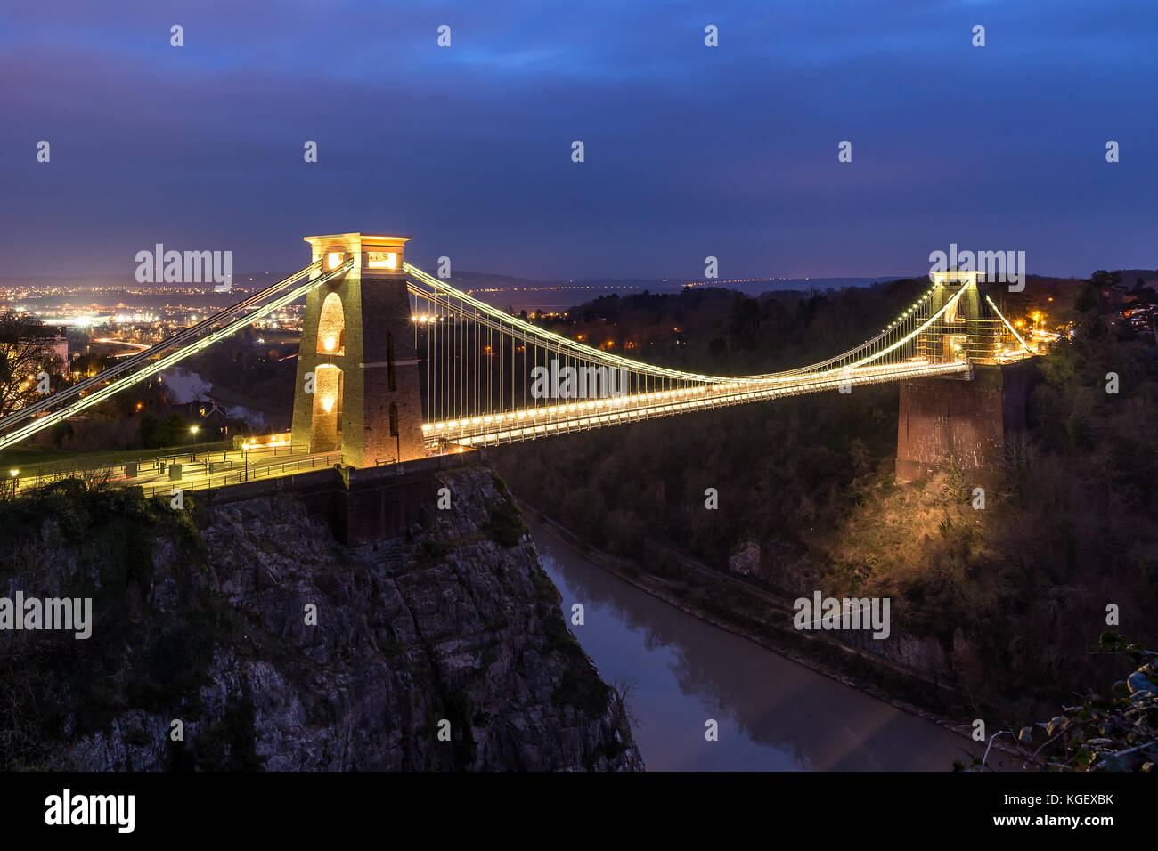 Il ponte sospeso di Clifton al crepuscolo. Foto Stock