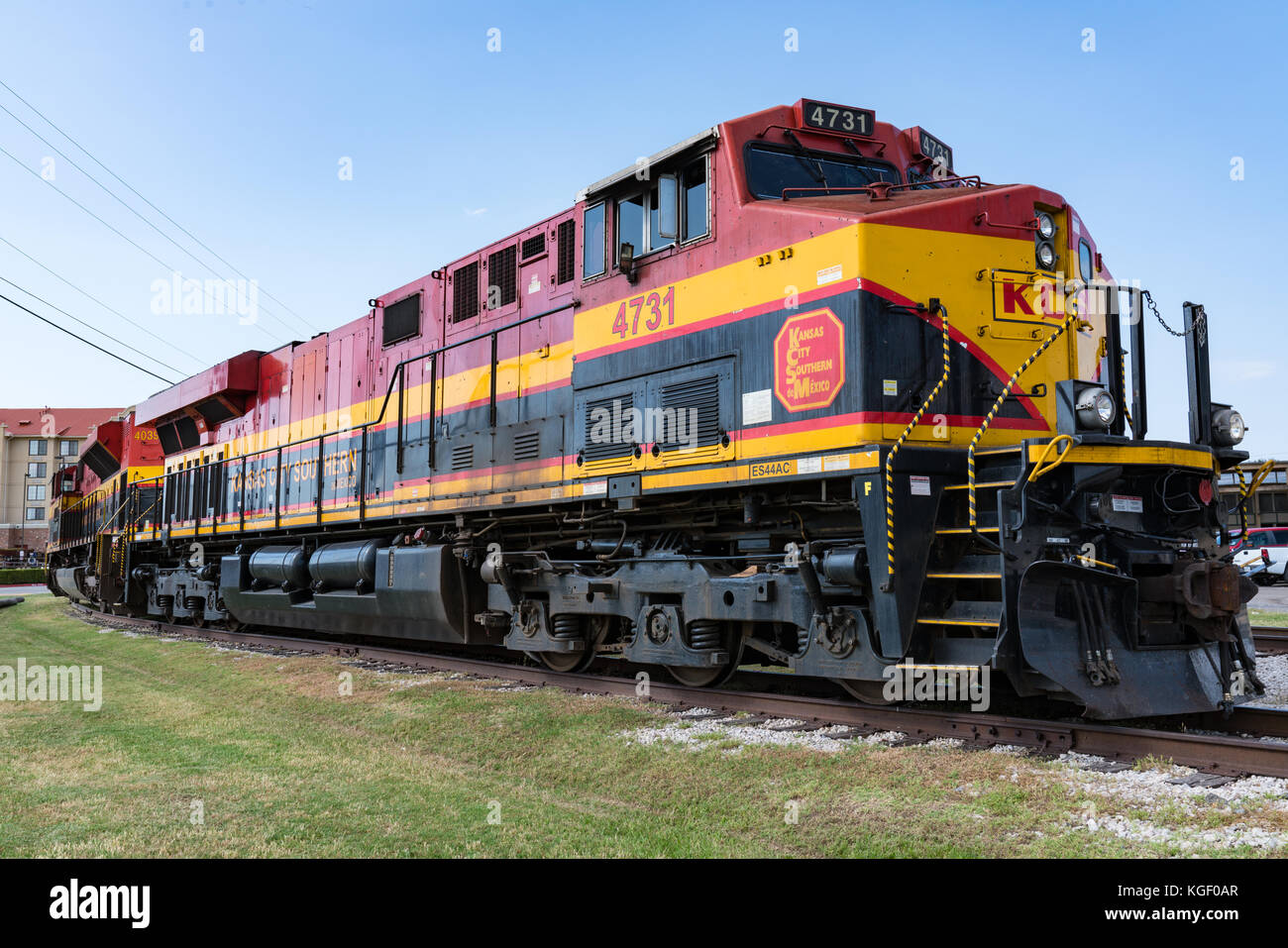 Fort Worth, Tx - 11 maggio: kansas city southern de mexico locomotore ferroviario parcheggiato in Forth Worth, Texas, il 11 maggio 2017 Foto Stock