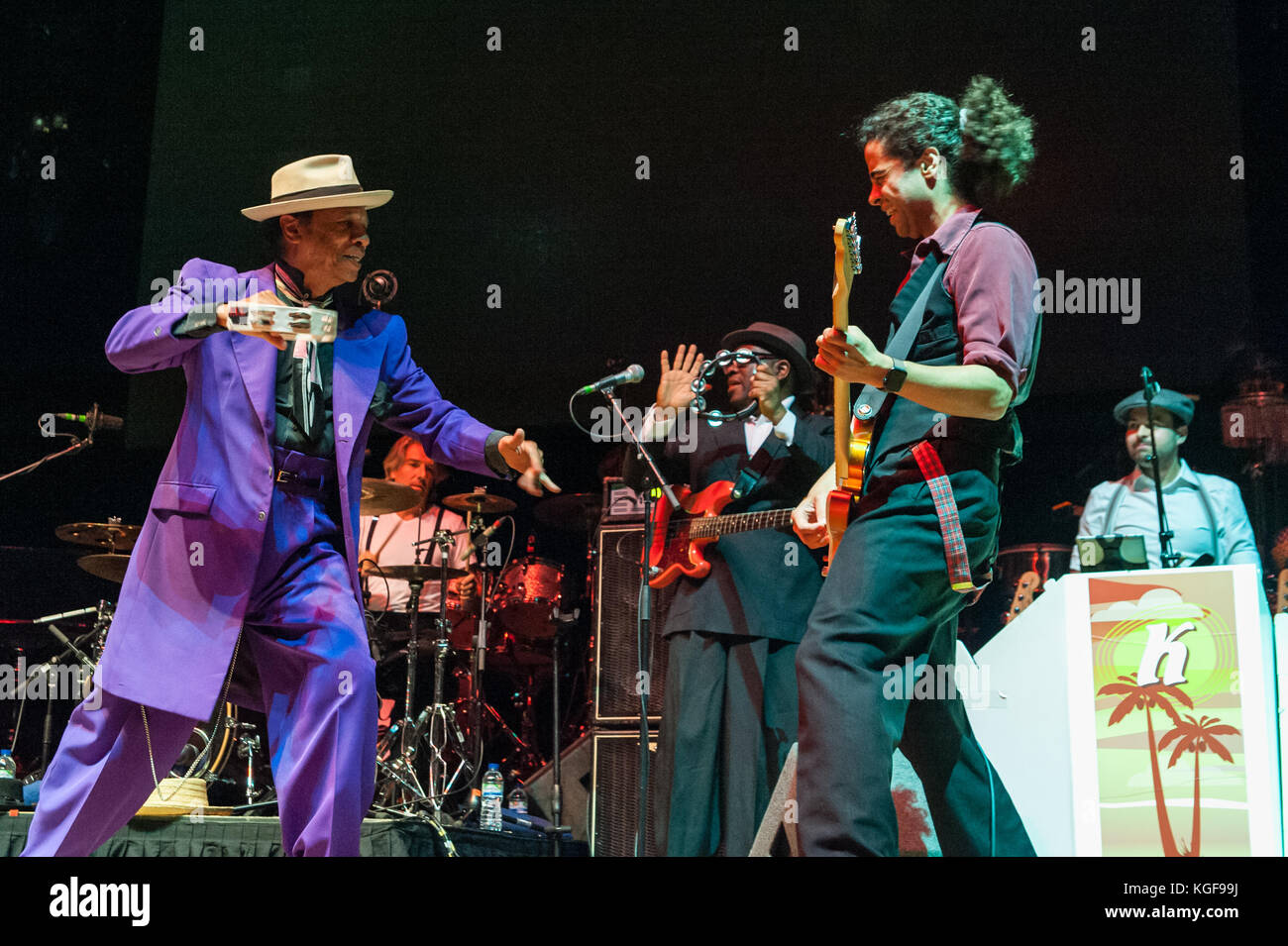 Birmingham, Regno Unito. 6 novembre 2017. Kid Creole & The Coconuts sostengono ABC alla Symphony Hall di Birmingham. Crediti: Ken Harrison/Alamy Live News Foto Stock