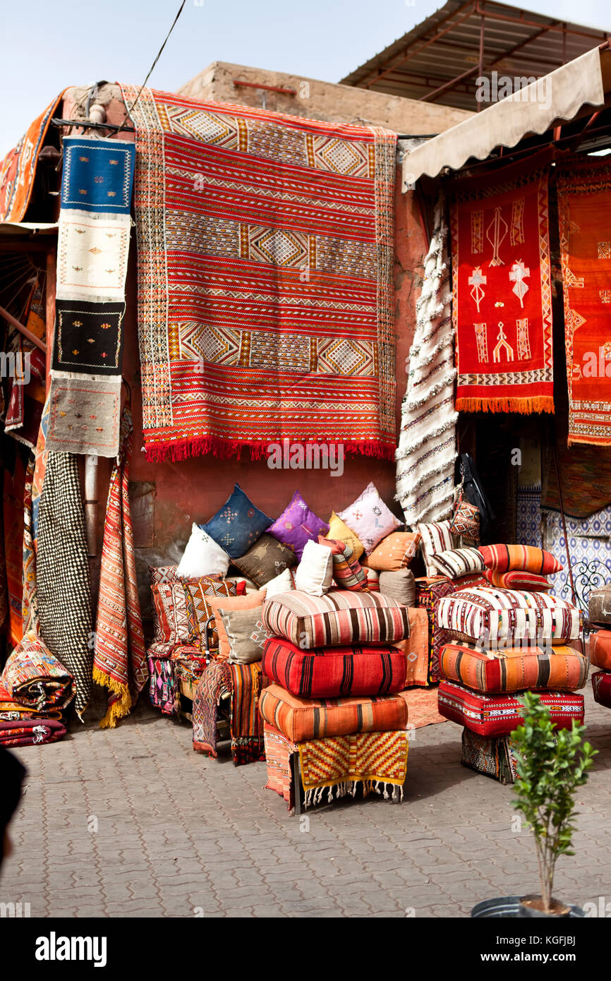 I tappeti in vendita a Marrakech, Marocco Foto Stock