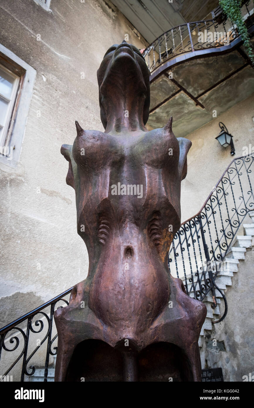 Svizzera,Cantone Friburgo,Gruyeres,centro storico,Museo HR Giger Foto Stock