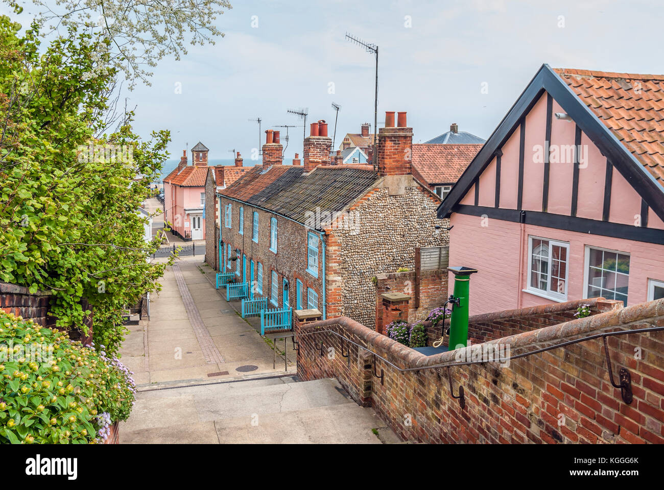 Lungomare di Aldeburgh, una città costiera di Suffolk, East Anglia, Inghilterra Foto Stock