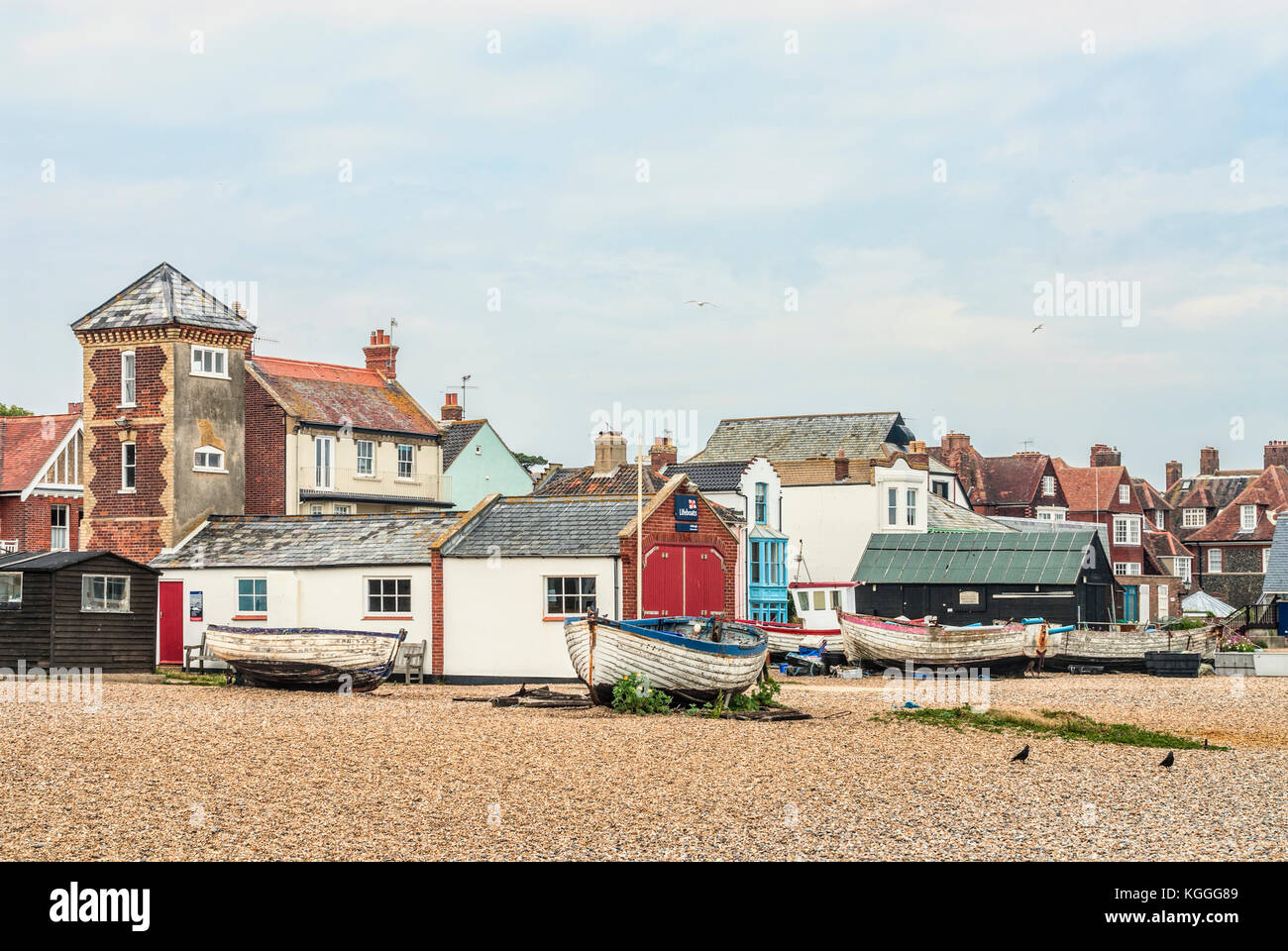 Waterfront di Aldeburgh, una città costiera a Suffolk, East Anglia, Inghilterra. Foto Stock
