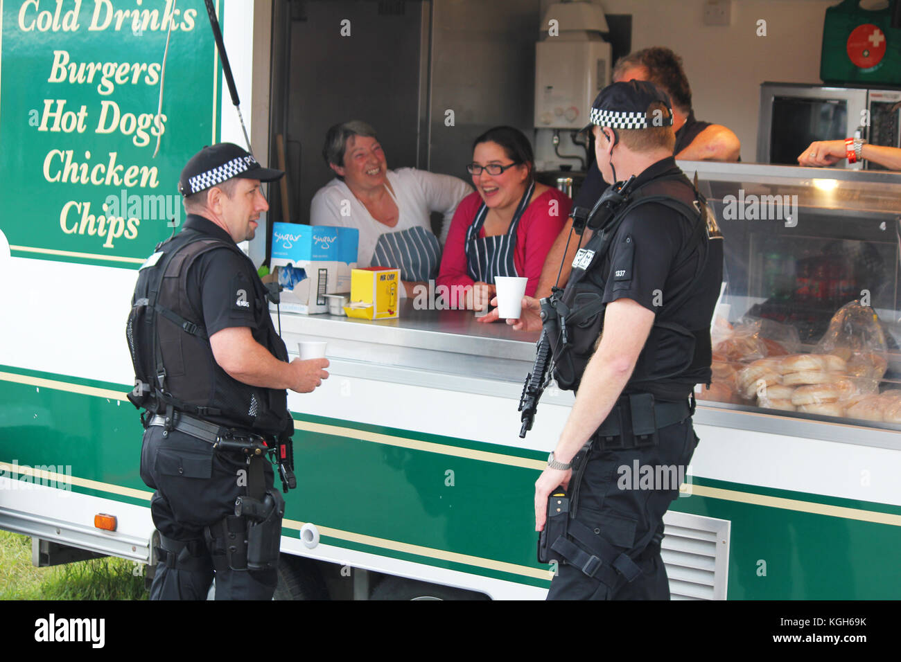 Pausa caffè della polizia antiterrorismo Foto Stock