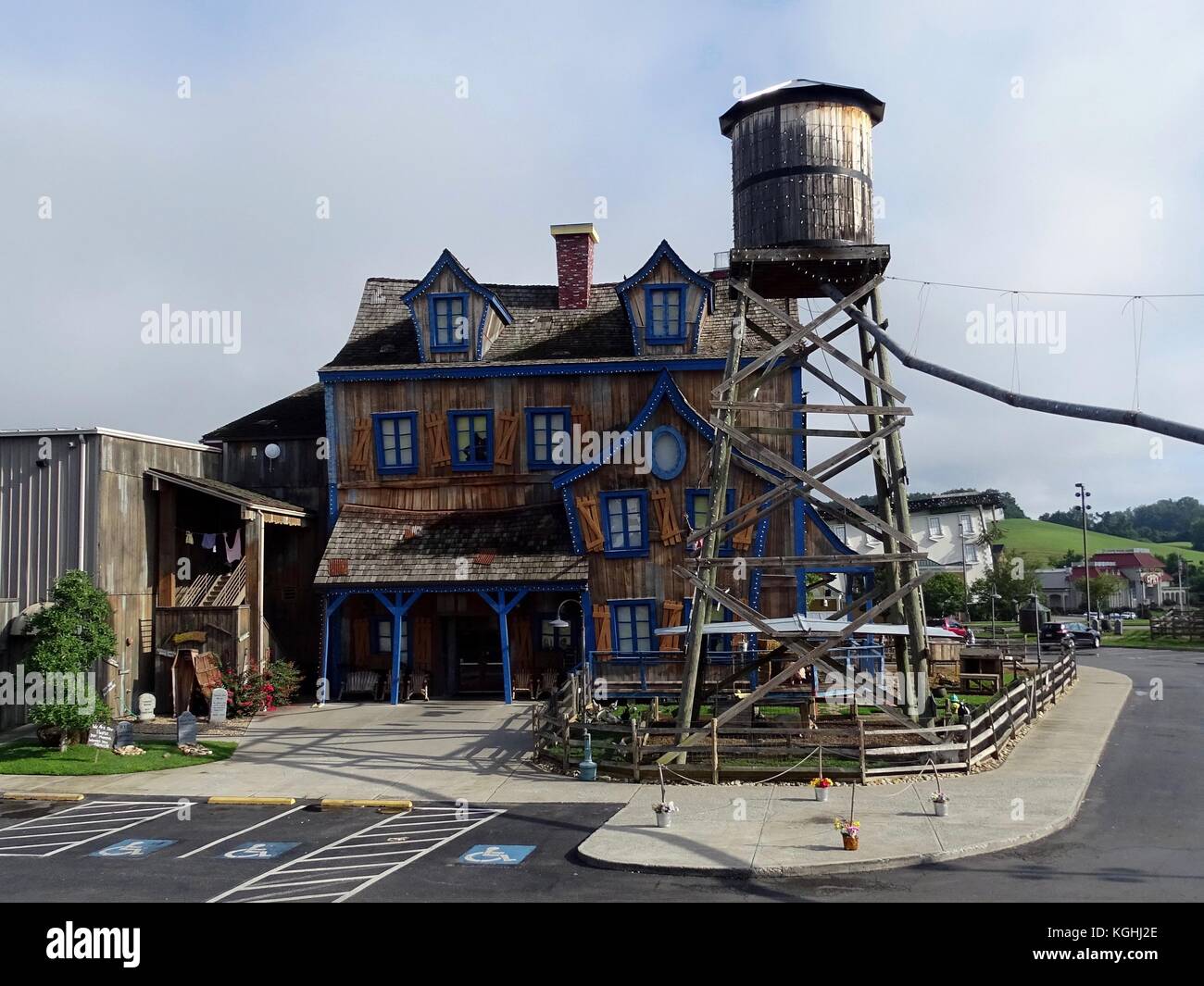 Pigeon Forge, Tennessee, Stati Uniti - 9 luglio 2017: Attrazione turistica della miniera di gemme di Pigeon Forge, caratterizzata da architettura e manufatti innovativi Foto Stock