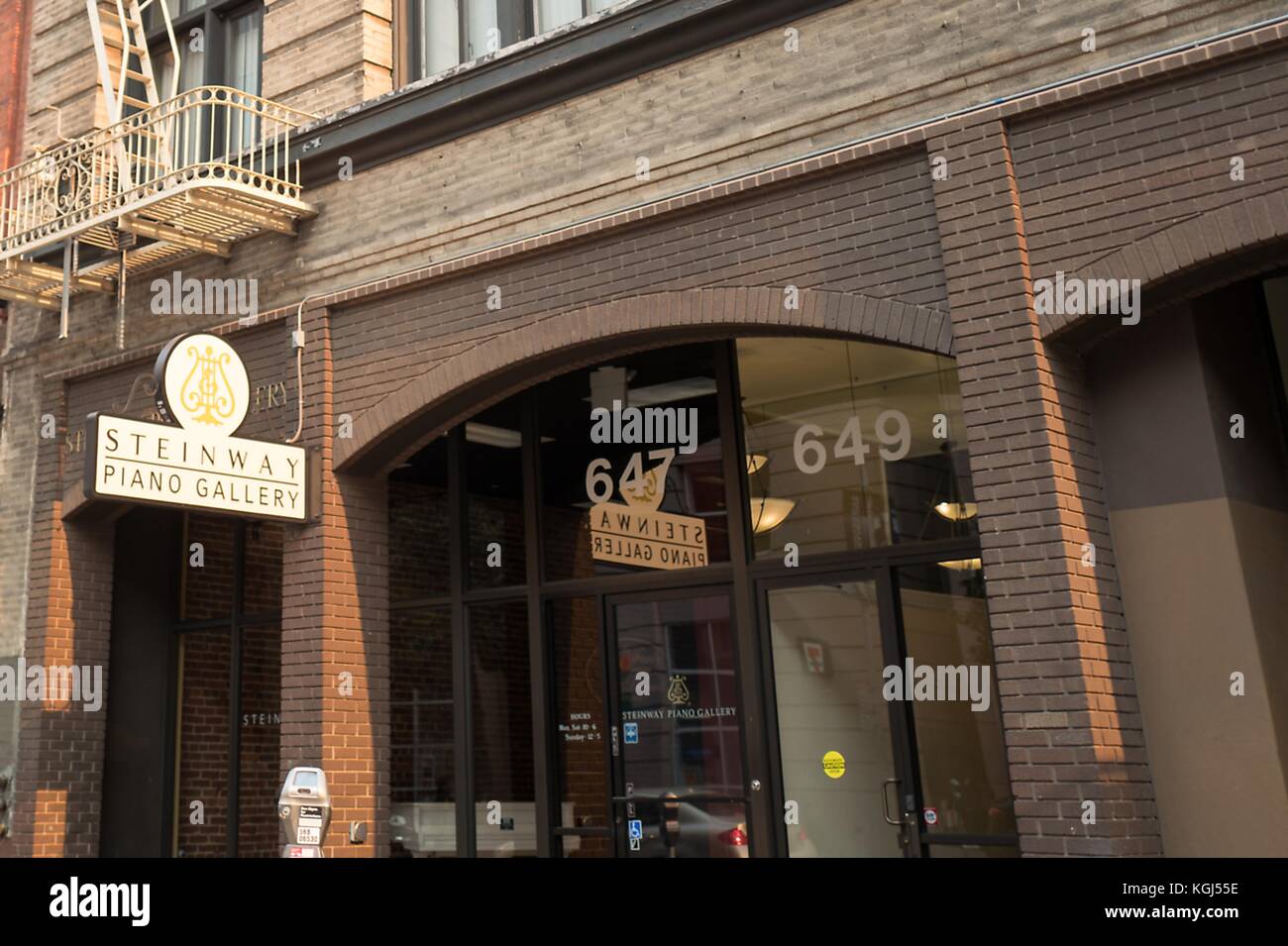 Steinway piano Gallery nel quartiere South of Market (SoMa) di San Francisco, California, 13 ottobre 2017. () Foto Stock