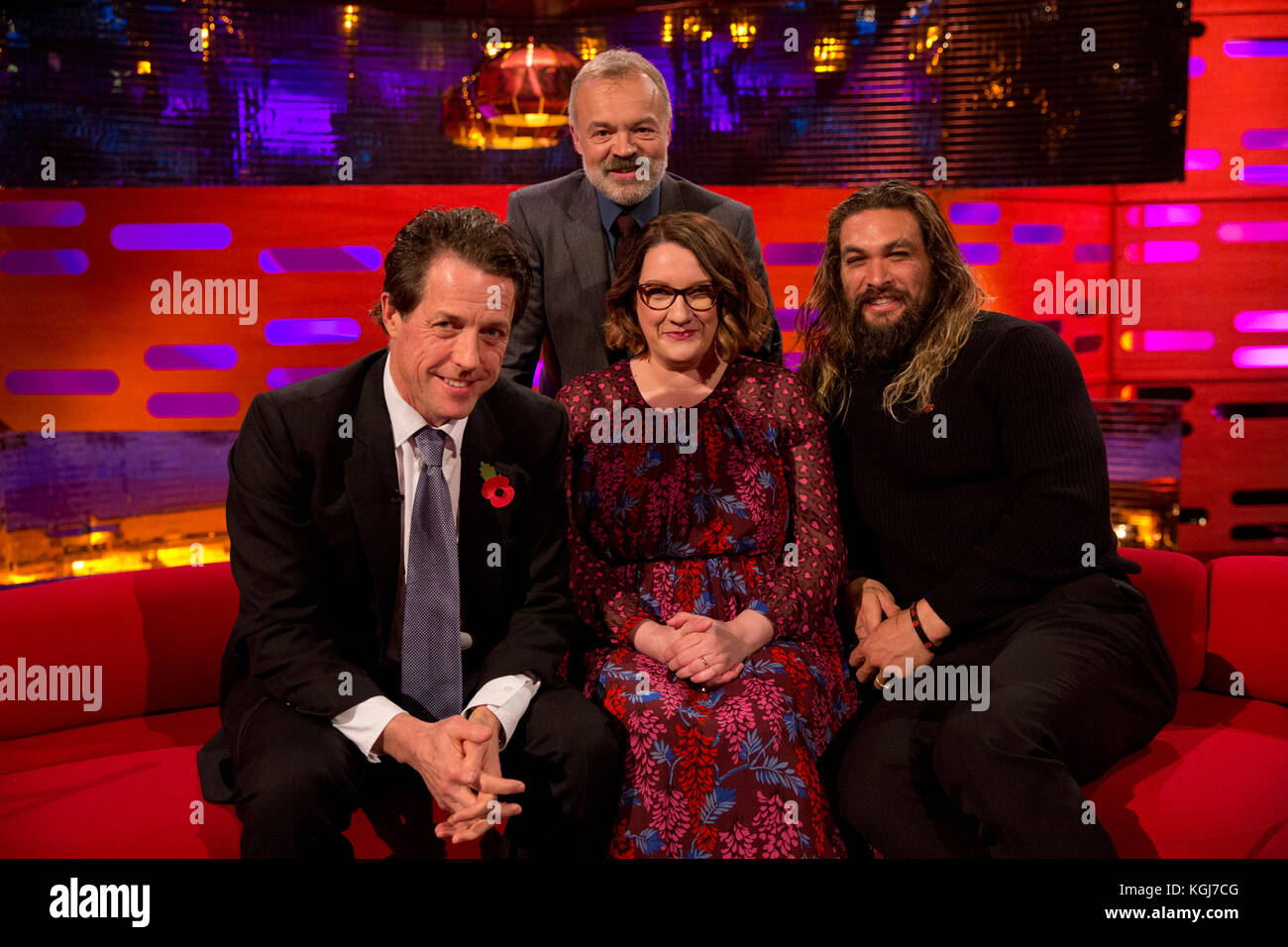 (Sinistra-destra) Hugh Grant, Sarah Millican, Graham Norton e Jason Momoa durante le riprese del Graham Norton Show presso i London Studios, a sud di Londra, per essere trasmesso su BBC One il venerdì sera. Foto Stock