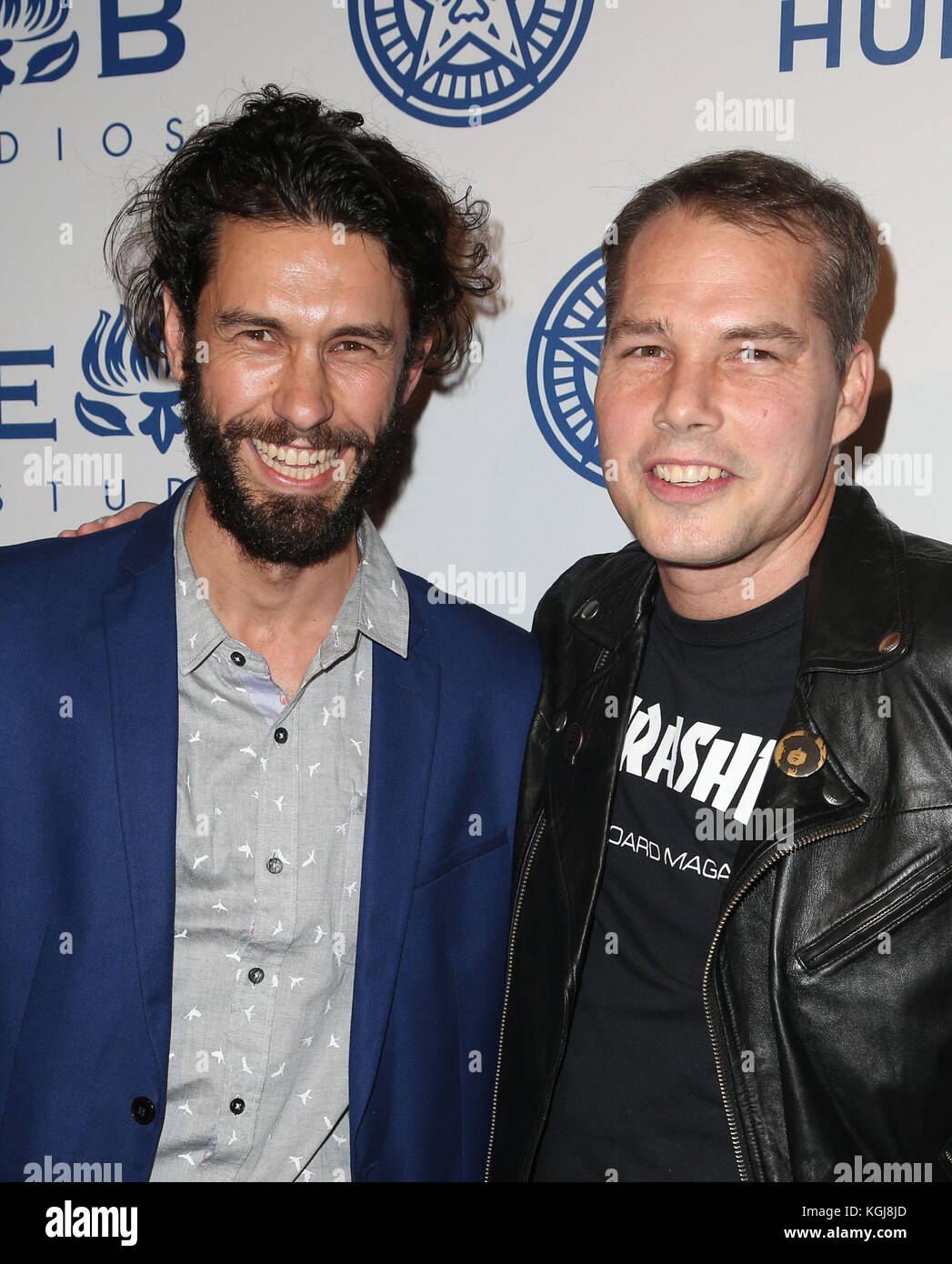 Los Angeles, California, Stati Uniti. 7th novembre 2017. Tom Franco, Shepard Fairey, alla Photo Op For Hulu's 'Bewebe Giant at The Theatre at Ace Hotel di Los Angeles, California, il 7 novembre 2017. Credit: Mediapunch Inc/Alamy Live News Foto Stock