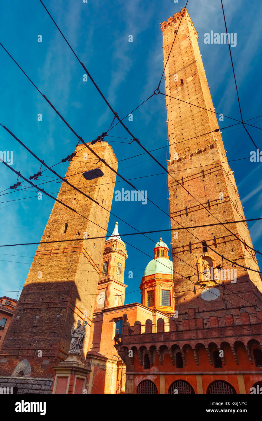 Famose due torri di bologna, Italia Foto Stock