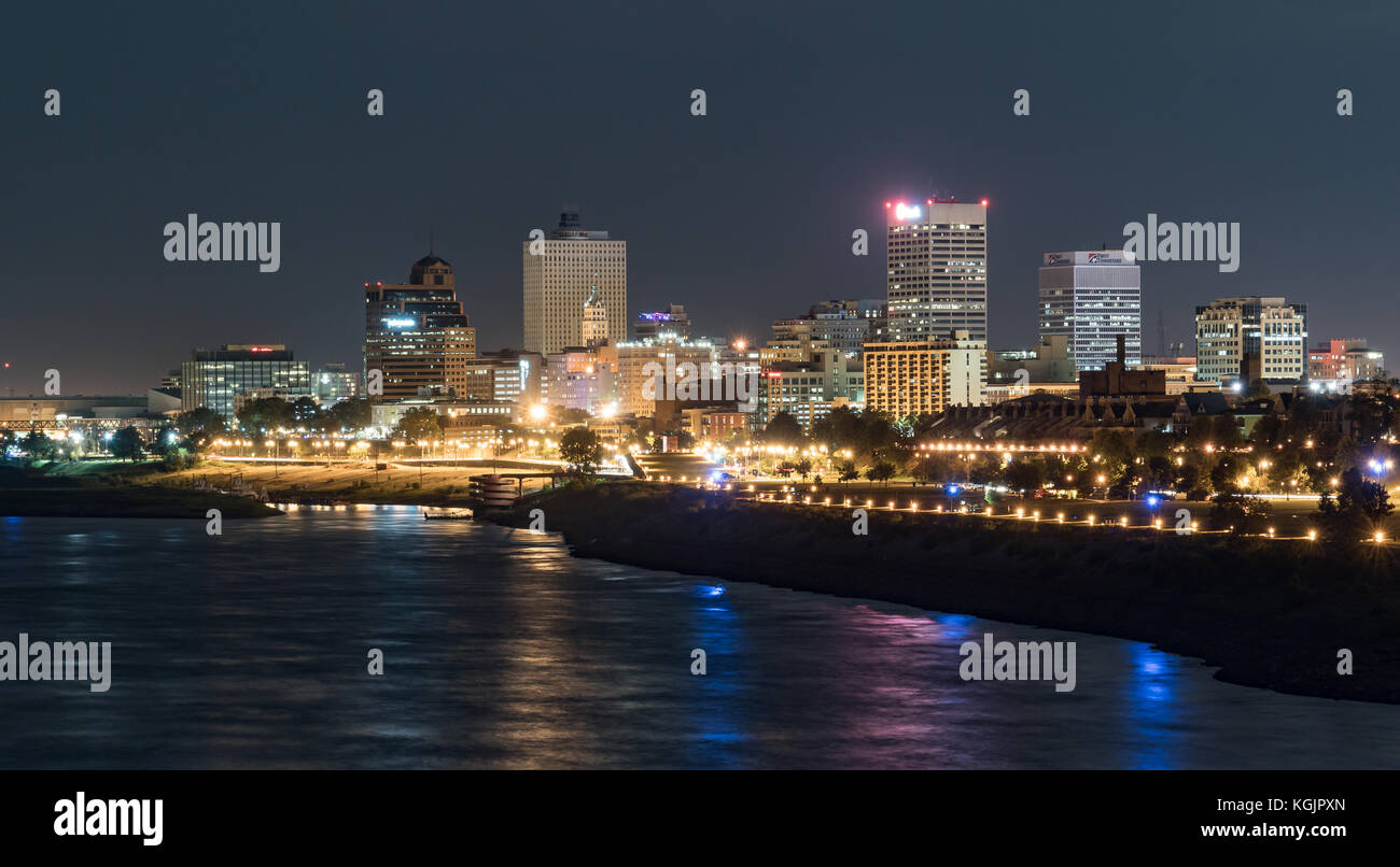 Memphis, TN - Ott 10: notte skyline del centro di Memphis, Tennessee, il 10 ottobre 2017 Foto Stock