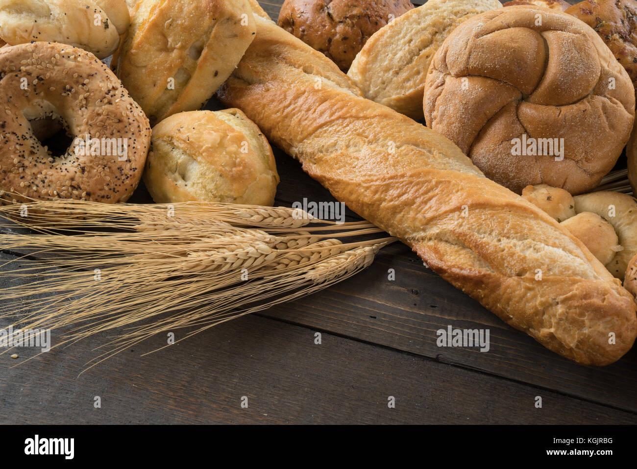 Pane fresco, panini, bagel e baguttes Foto Stock