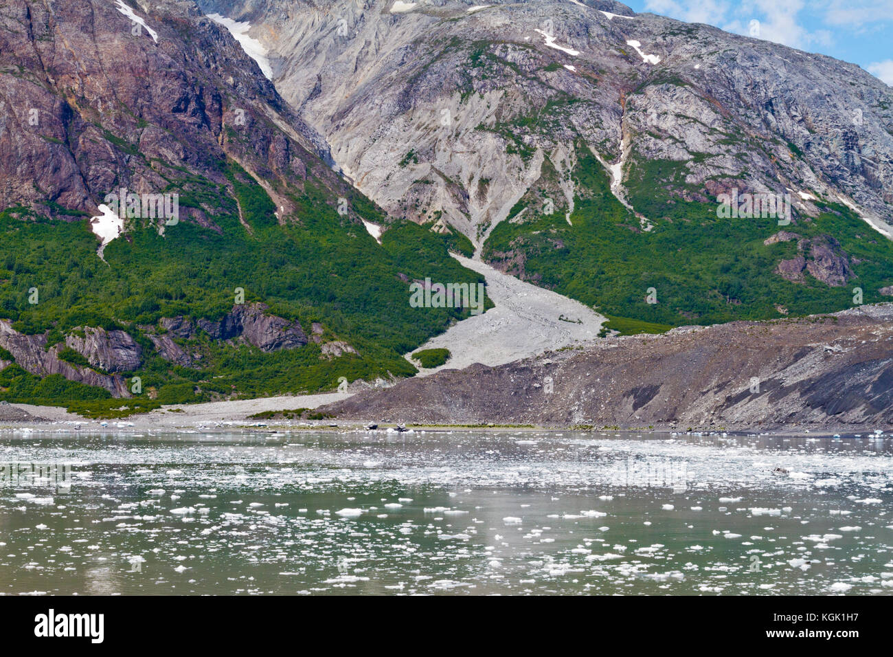 Un ghiacciaio sulla costa in Alaska vicino a Glacier Bay. Foto Stock