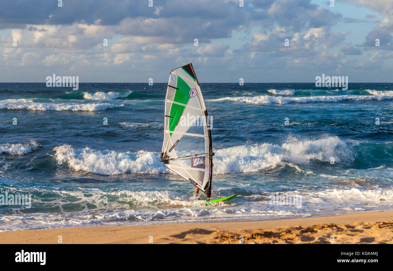 Windsurf a Hookipa Beach a Maui Foto Stock