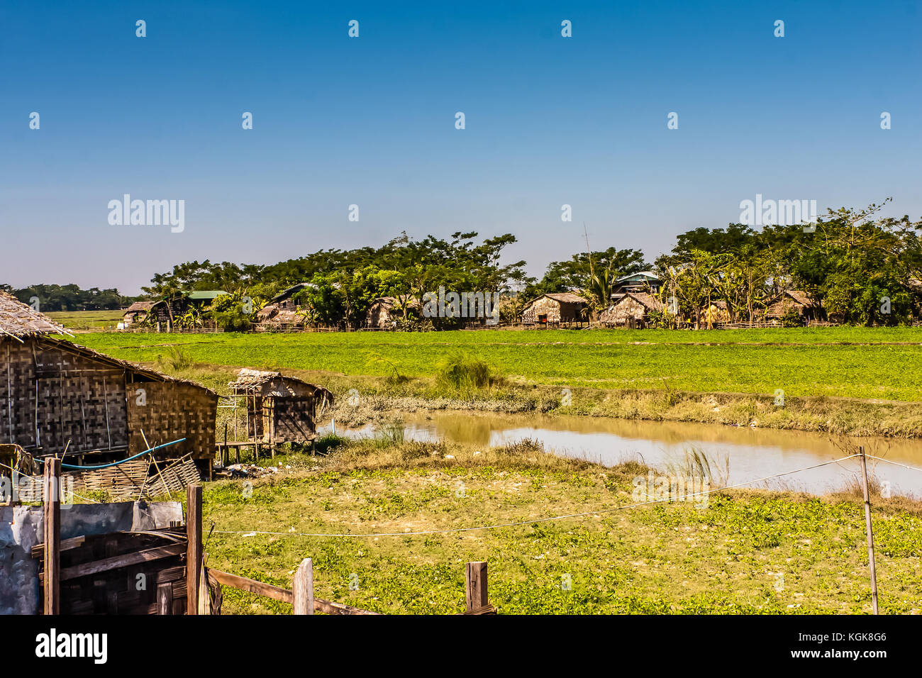 Un tipico villaggio birmano nella regione di Yangon, Myanmar Foto Stock