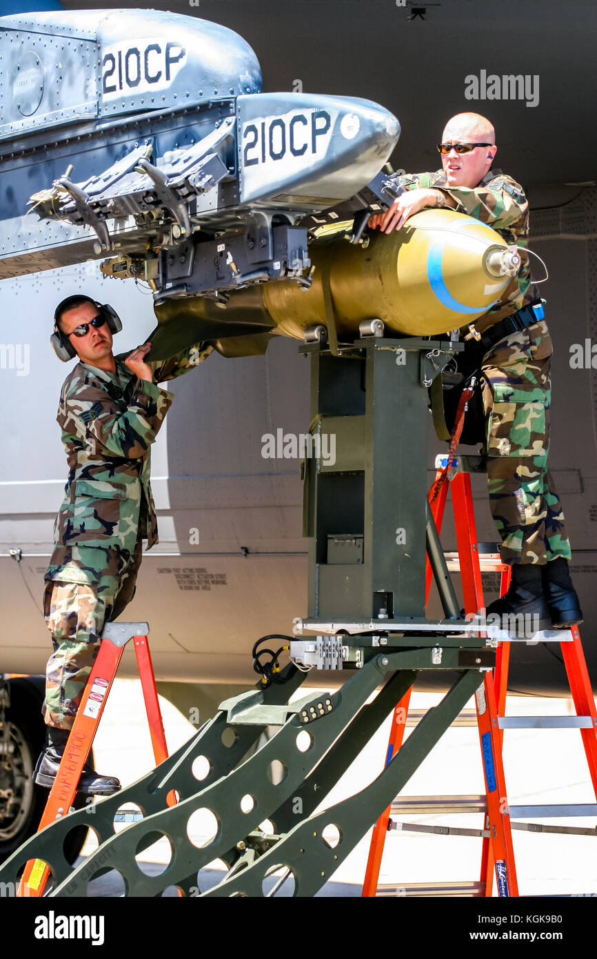 Bombe personel non identificate su bombardieri B-52 alla base aerea di Barksdale. Dal 1933, la base ha le api Foto Stock