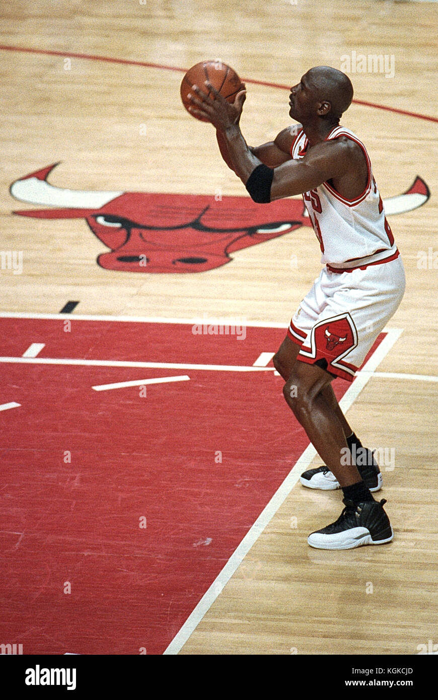 Michael Jordan in lizza per l'NBA Chicago Bulls durante il 1997 finali NBA . Foto Stock