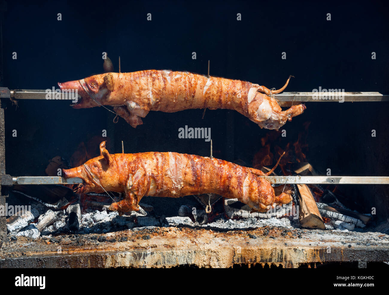 Maialino da latte alla griglia immagini e fotografie stock ad alta  risoluzione - Alamy