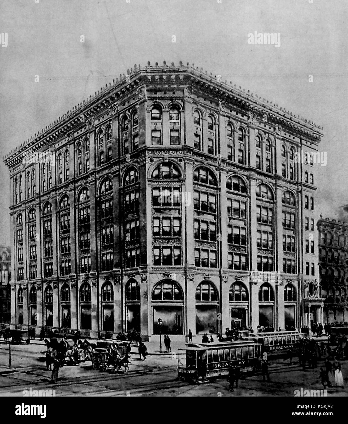 Incisione dell'allora nuova stazione elettrica della Broadway Cable Railroad Company, ora conosciuta come Cable Building, un edificio situato nel Greenwich Village, New York City, New York, con auto della ferrovia stradale della compagnia che passa di fronte all'edificio, 1892. Archivio Internet gratuito. Foto Stock