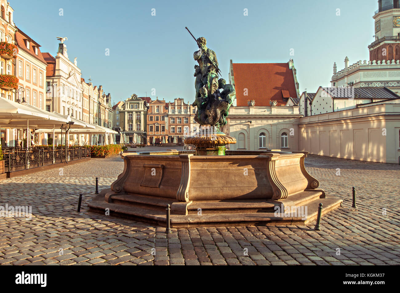Poznan, Polonia - ottobre 01th, 2017: la fontana di Nettuno - una delle quattro fontane sulla piazza del vecchio mercato di Poznan. Foto Stock