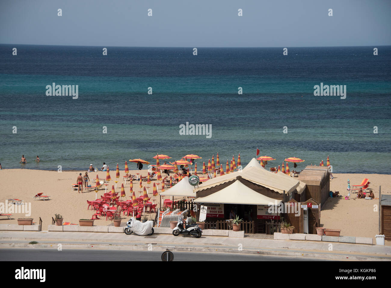 Beach club su san giuliano mare, Erice, in sicilia Foto Stock