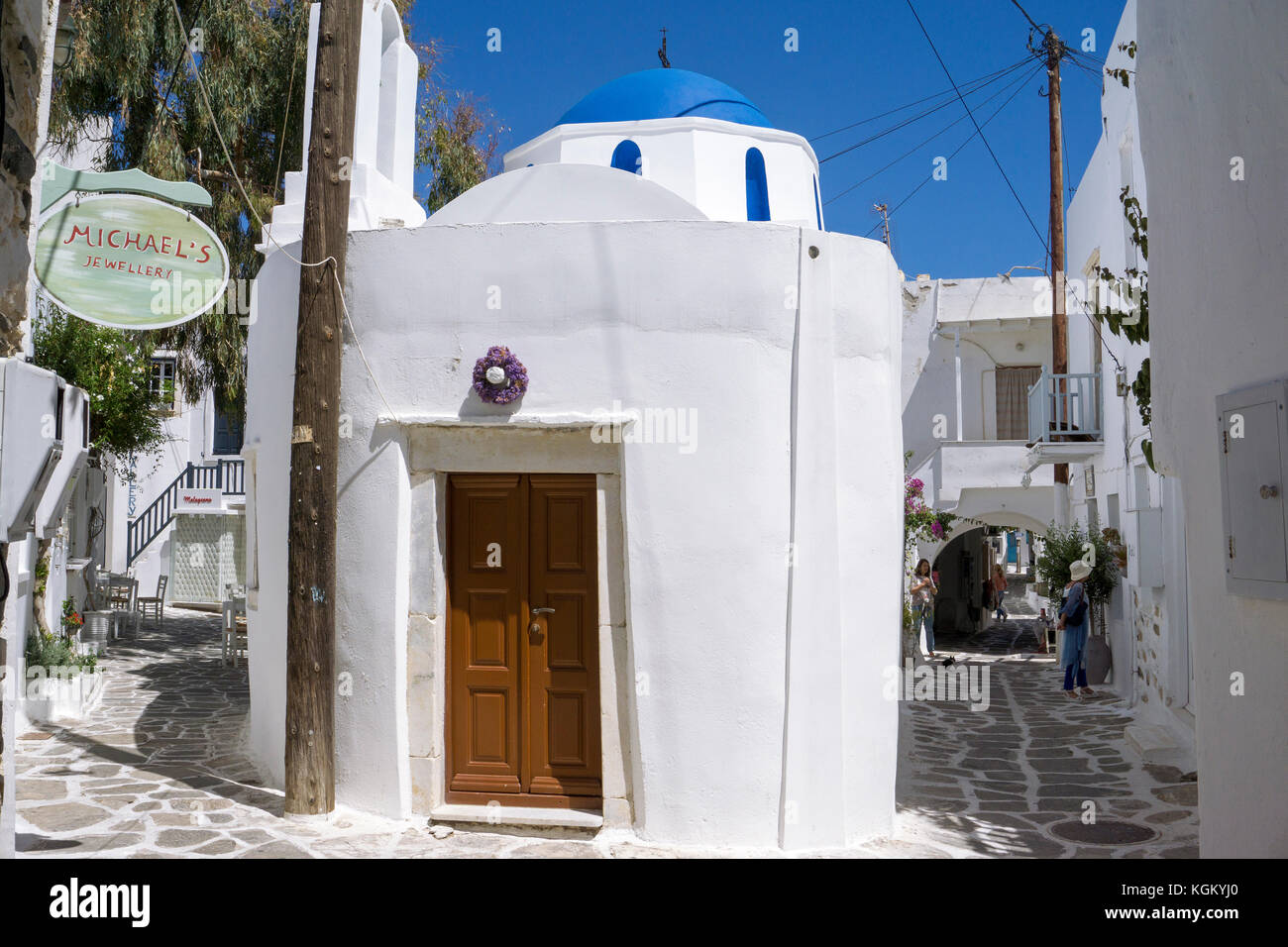 Piccola cappella ortodossa presso il centro medievale della città vecchia di Naoussa, PAROS, CICLADI Grecia, Mare Mediterraneo, Europa Foto Stock