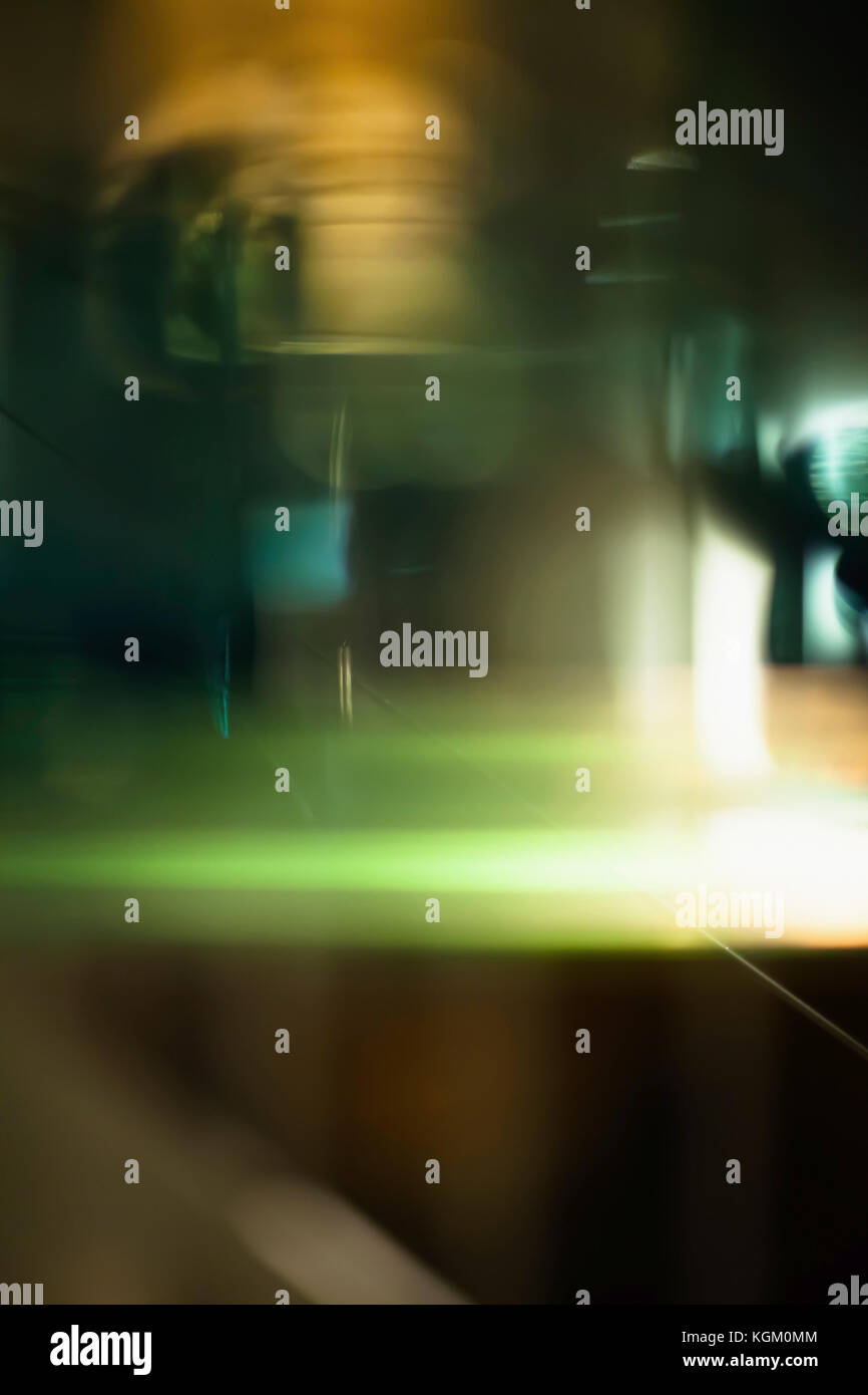 Abstract sentieri di luce su sfondo nero Foto Stock