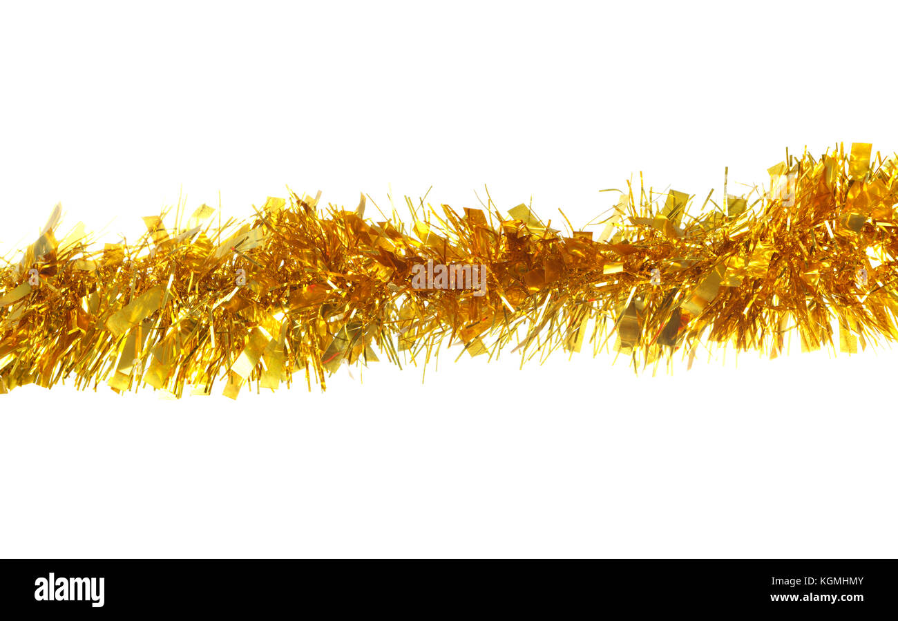 Golden tinsel per natale isolato su uno sfondo bianco Foto Stock