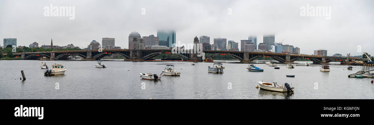 Lo skyline del centro cittadino di Boston Foto Stock
