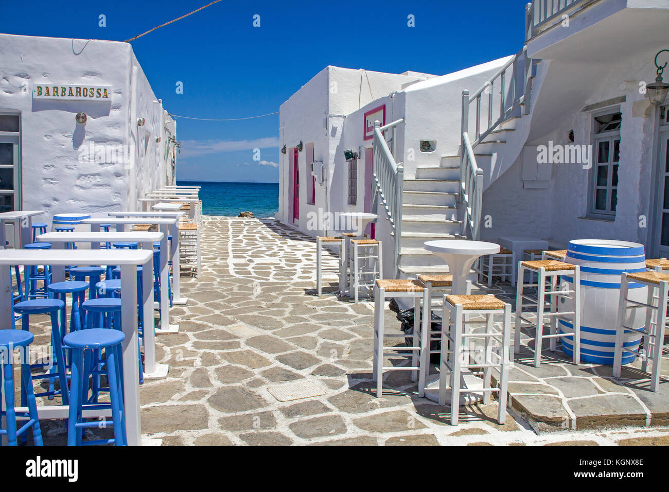 Bar al Waterfront, Città vecchia di Naoussa, PAROS, CICLADI Grecia, Mare Mediterraneo, Europa Foto Stock