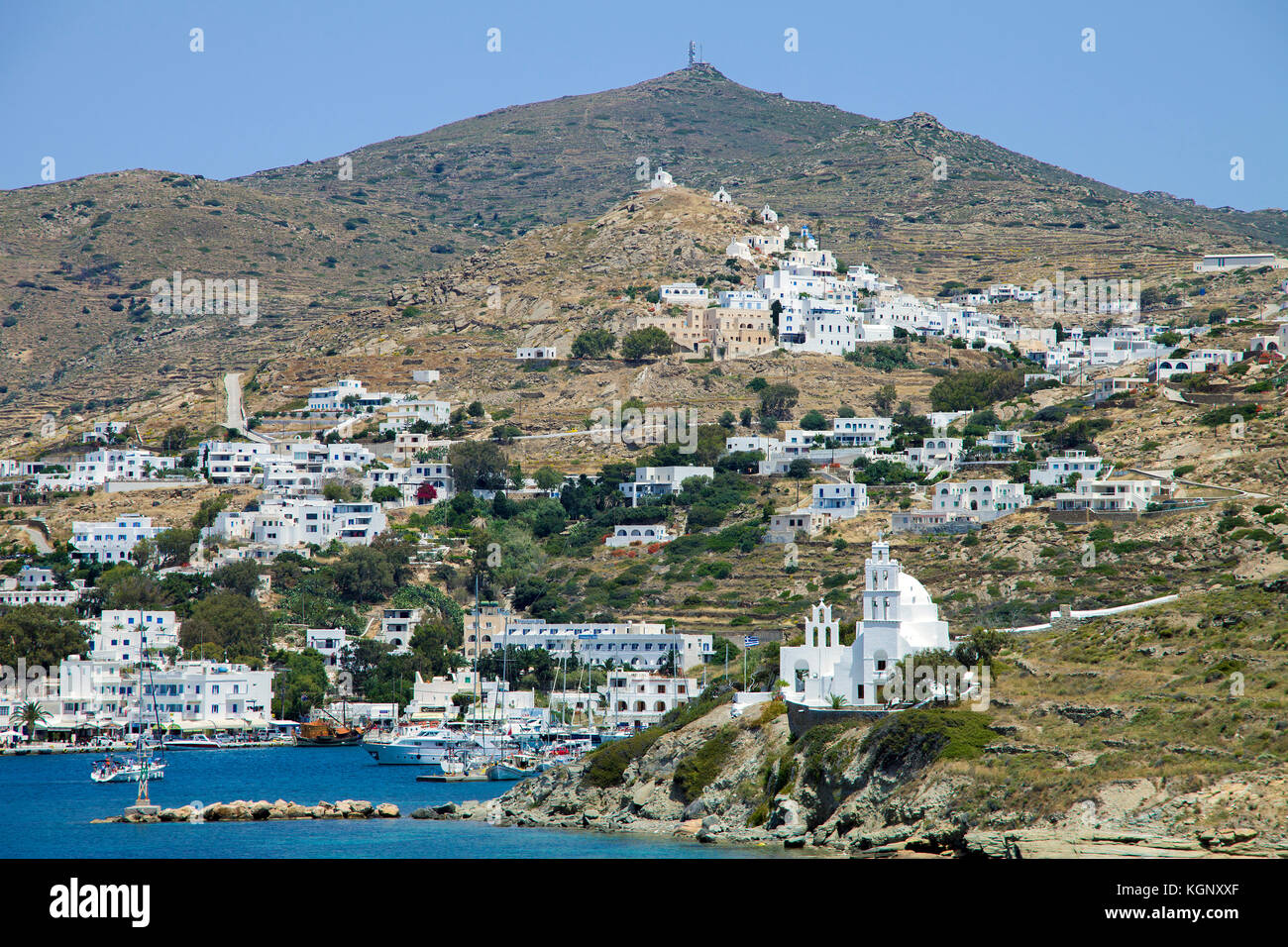 Il villaggio ormos, dell'isola di Ios, Cicladi, Egeo, Grecia Foto Stock