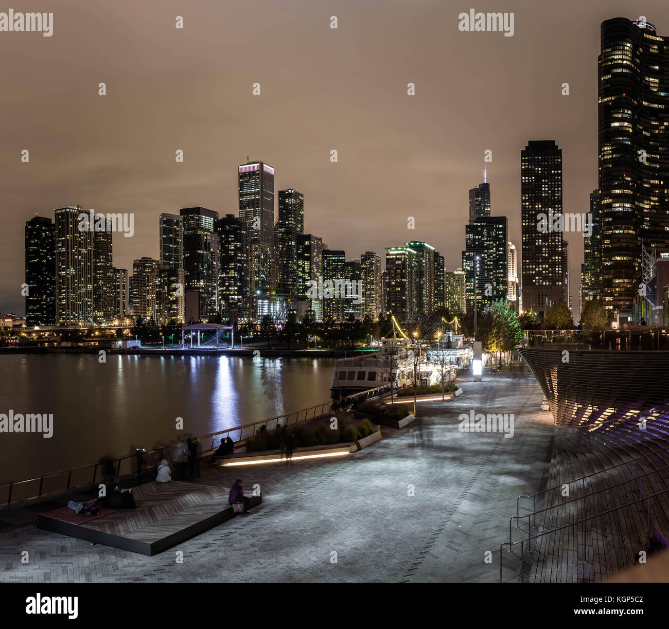 Sullo skyline di Chicago dal Navy Pier Foto Stock