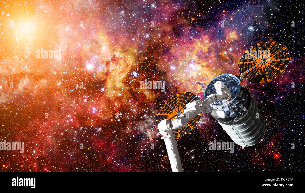 Cargo astronave nello spazio. elementi di terra su questa immagine fornita dalla NASA. Foto Stock