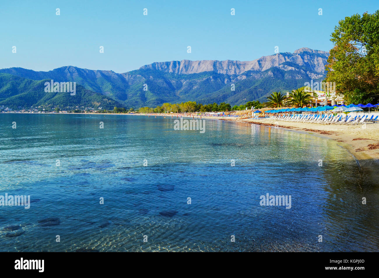 Vista panoramica della spiaggia dorata in taso, Grecia Foto Stock