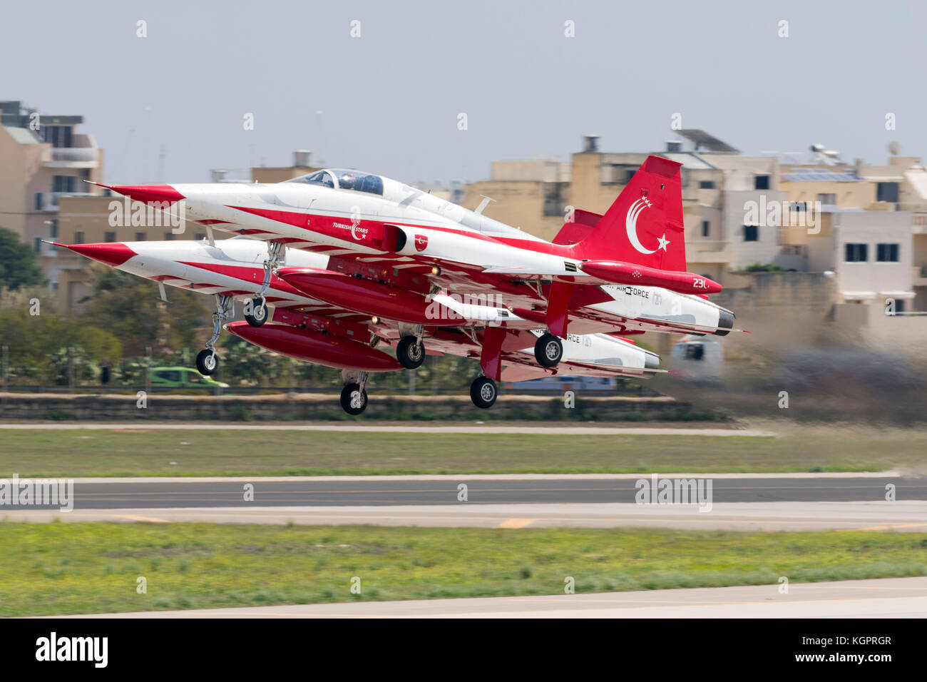 Northrop (canadair) nf-5A-2000 (CL-226) della Turkish Air force display turco del team stelle uscire dopo la partecipazione alla mia2017 la settimana precedente Foto Stock