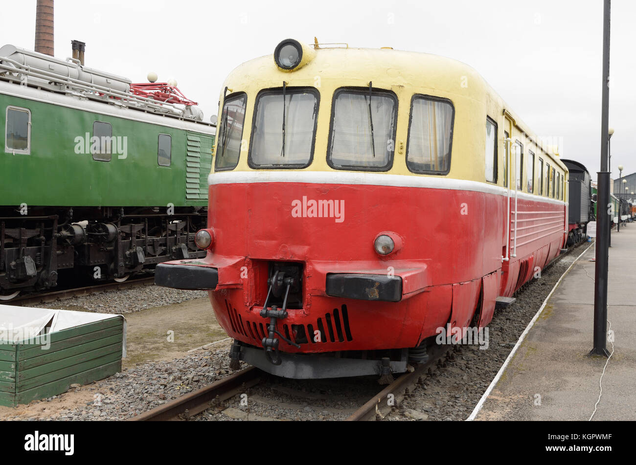 La ferrovia è una comune forma di comunicazione.il treno-la principale forma di trasporto su di essa. Foto Stock